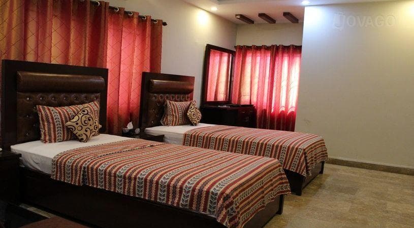 Seaview Lodge Guest House - Image 3