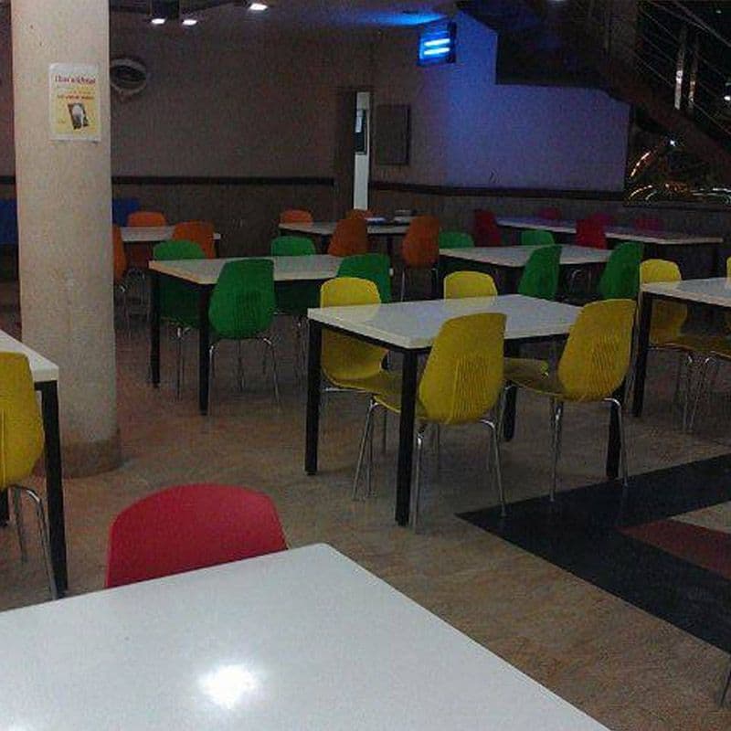 Charming Snack Bar - Image 5